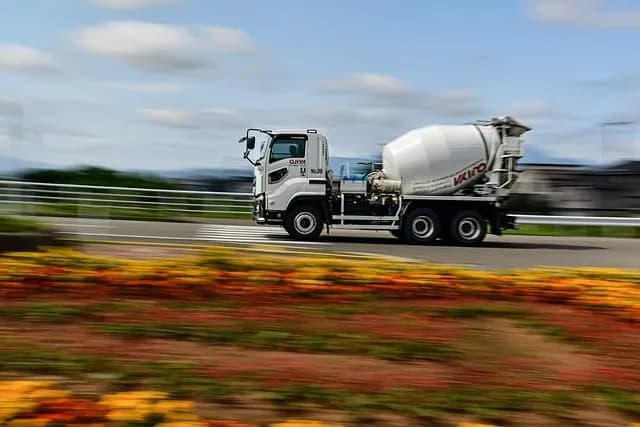 Ile prądu zużywa betoniarka? Poznaj koszty energii i oszczędności